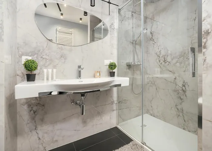 Luksusowe W Lodzi Z Biurkiem, Balkonem I Klimatyzatorem By Renters Prestige Łódź